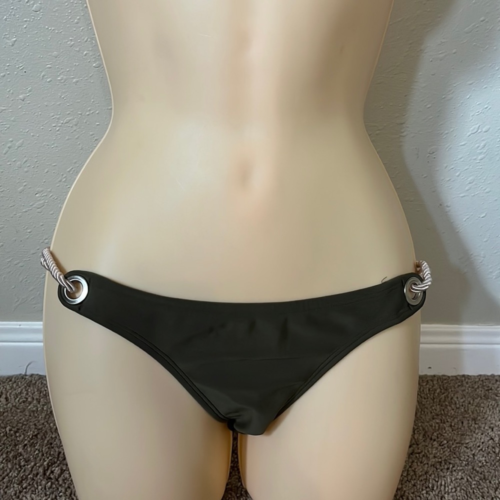 Vix Paula Hermanny size small, bikini, bottom